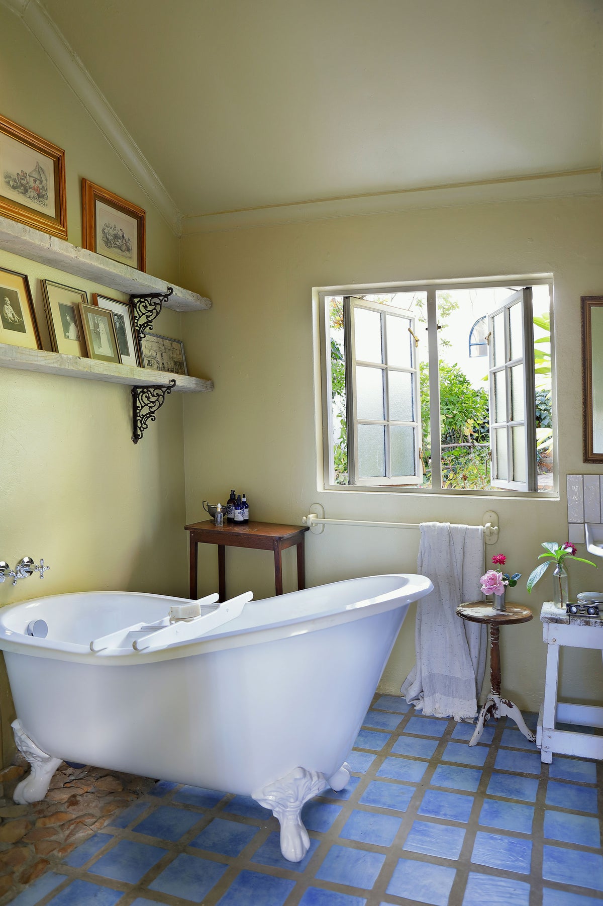 Bathroom in Mr Bickerton's Cottage at San Gabriel