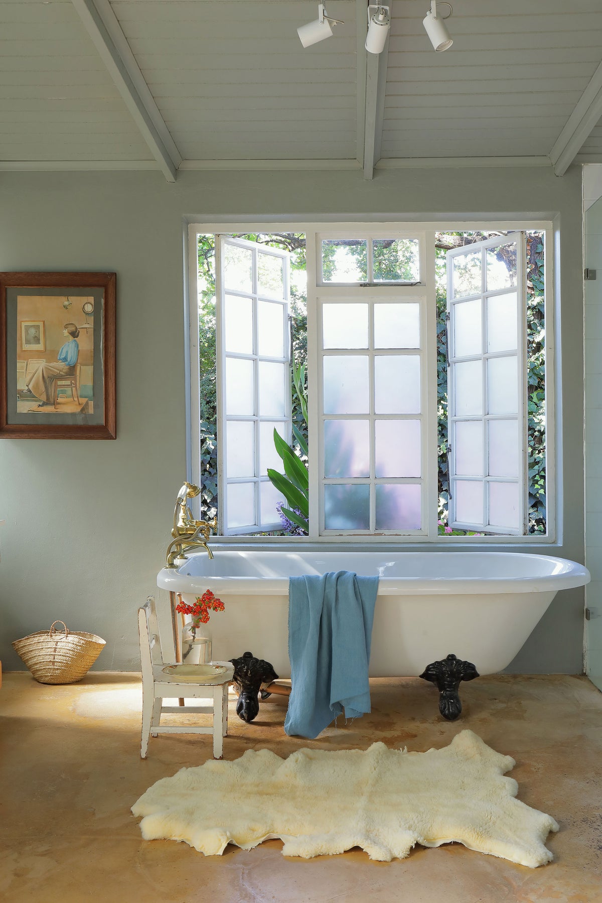 Spacious Bathroom at Olive Cottage