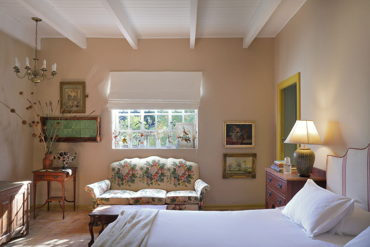 En-suite bathroom adjoining the main bedroom in Vineyard Family Suite