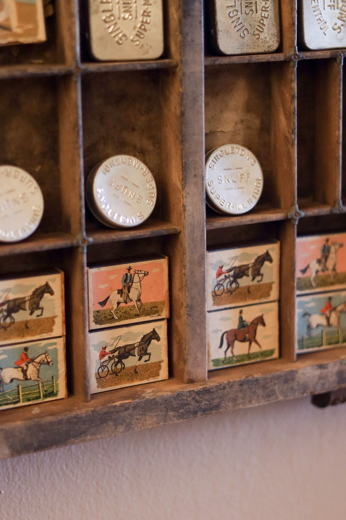 Vintage decor in the Willow Suite