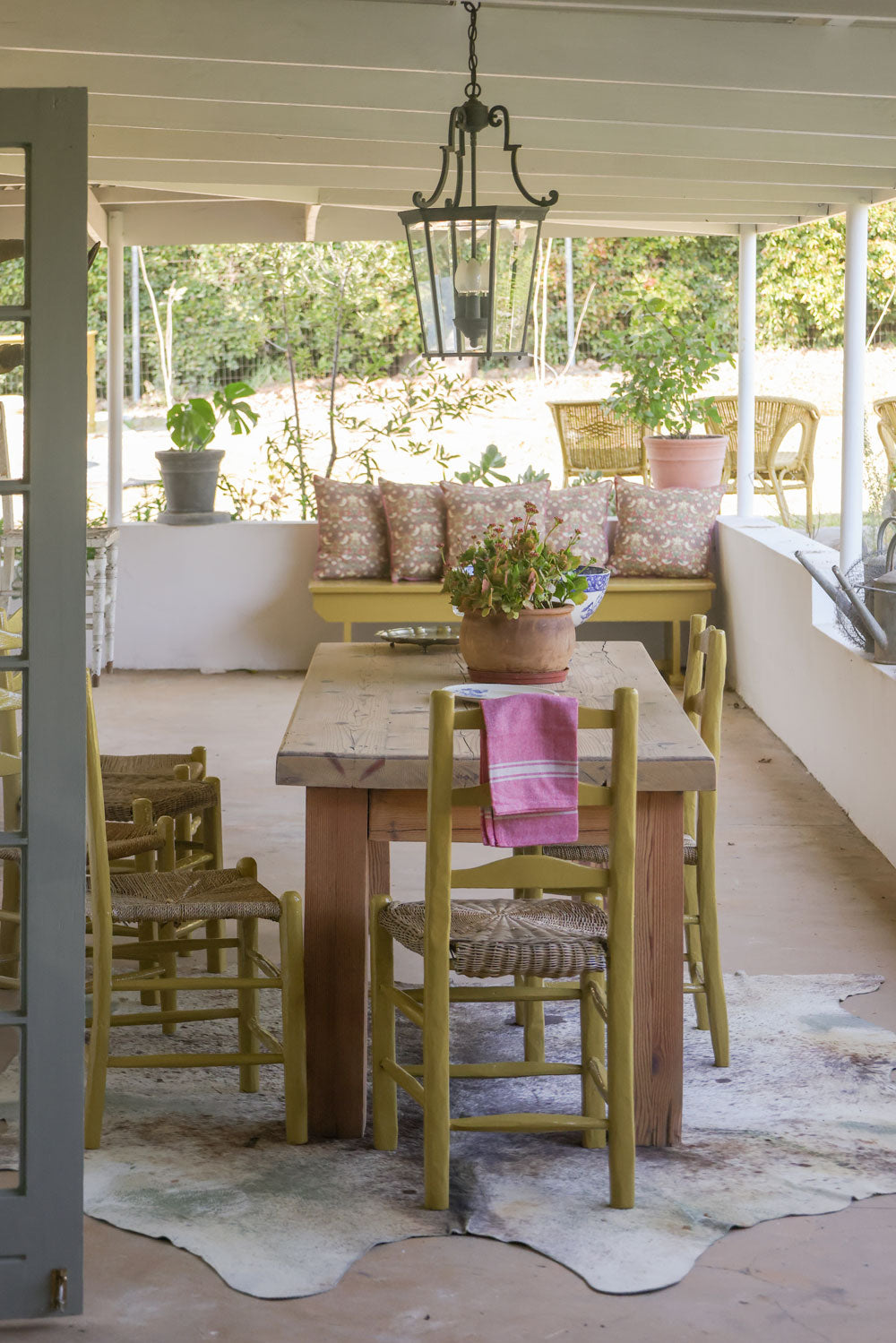 Outdoor Dining at Wisteria Cottage